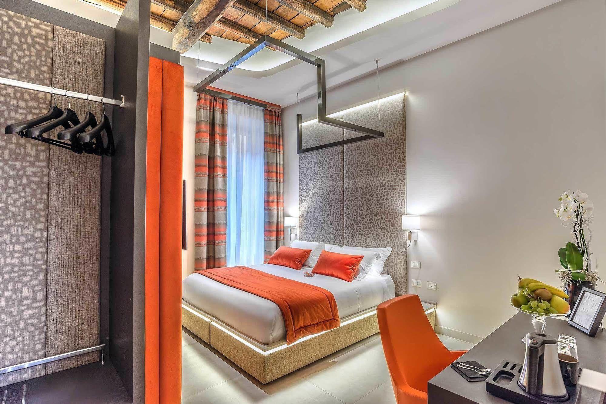 Barberini Luxury Suite Roma Esterno foto